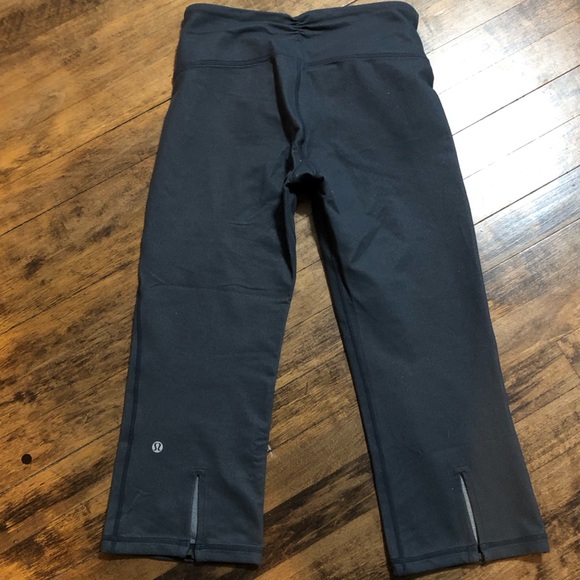 Lululemon Ladies Crops - Picture 3 of 6